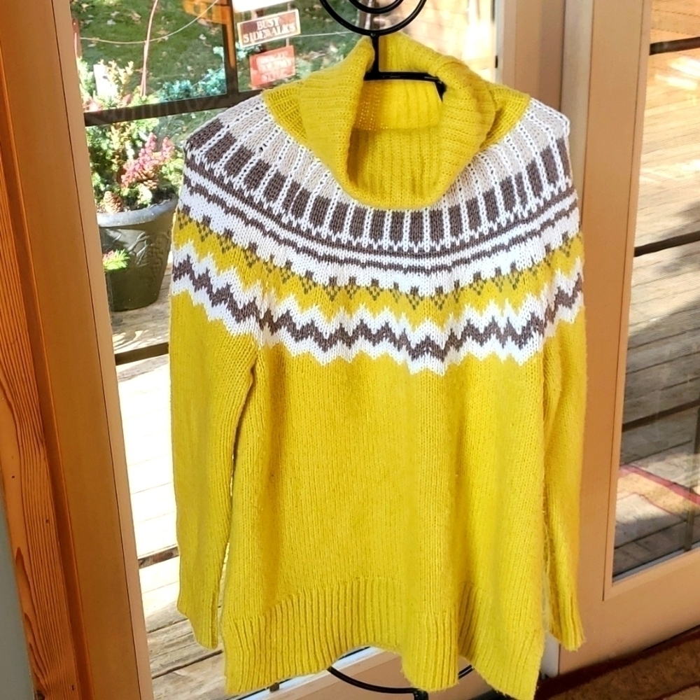 Loft Turtleneck Yellow‎ Notched Sides Chunky Knit Fair Isles Warm Sz. L Sweater